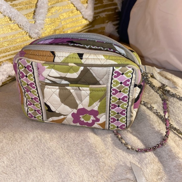 Vera Bradley cross body - Picture 1 of 3